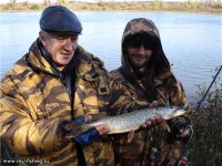 Джамай и Никола с щучкой.jpg